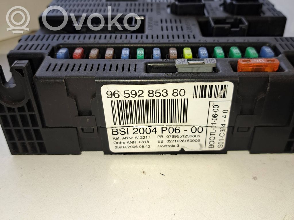 Peugeot 308 Fuse module 