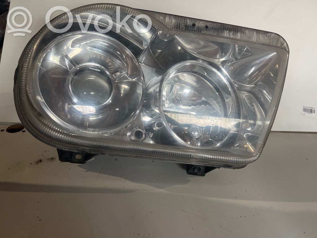 Chrysler 300 - 300C Phare frontale 