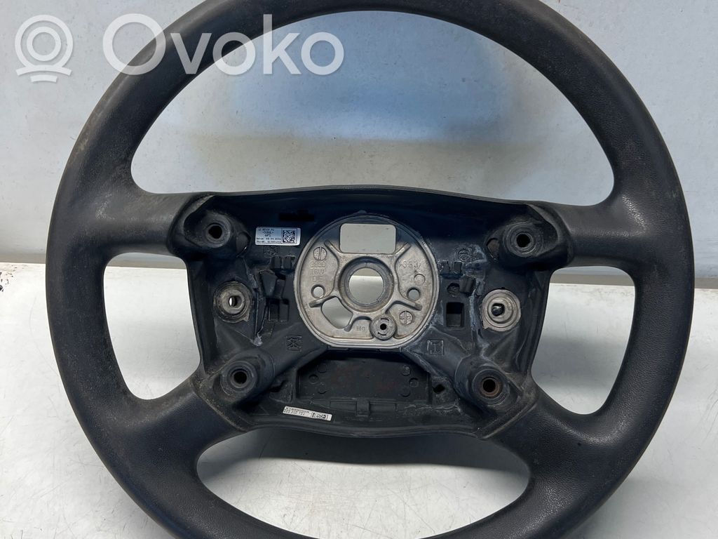 Audi A4 S4 B6 8E 8H Ohjauspyörä 