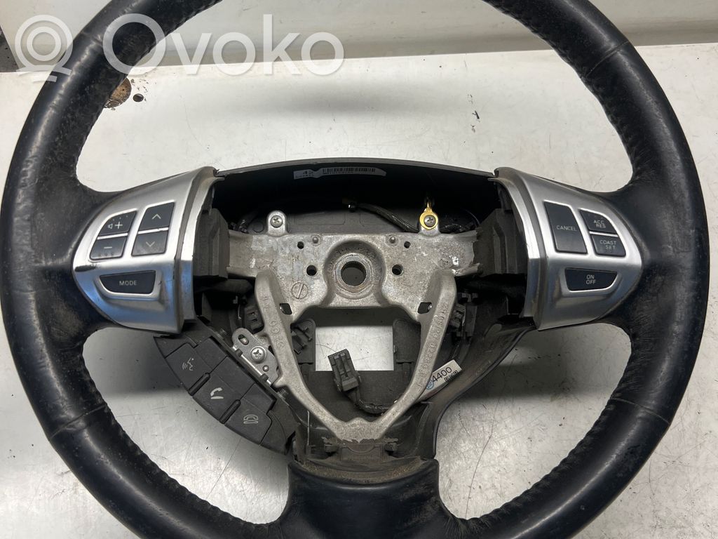 Mitsubishi Lancer VIII Ohjauspyörä 