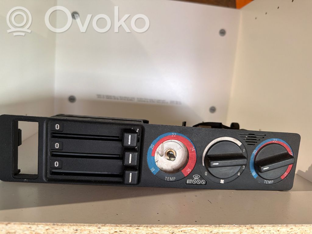 BMW 5 E34 Climate control unit 
