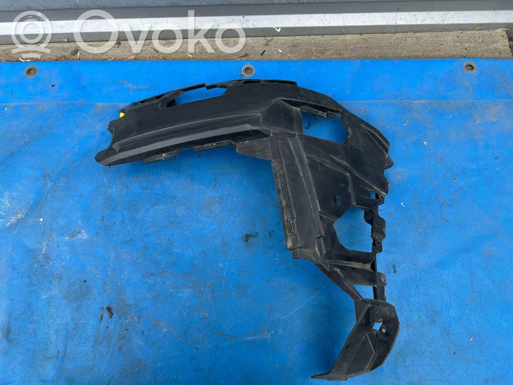 Audi Q7 4M Front bumper mounting bracket 