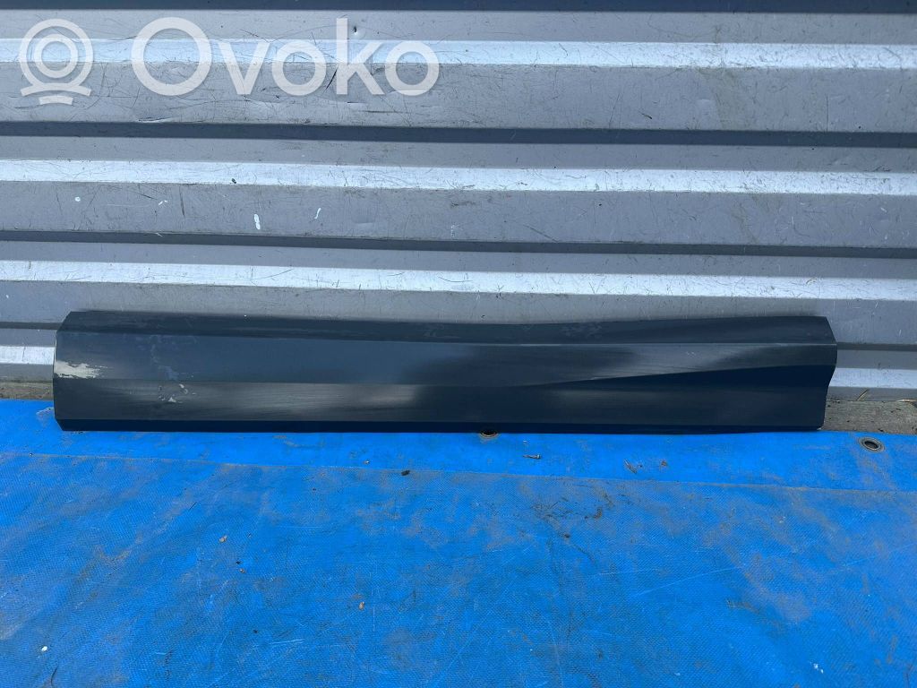 Audi Q3 F3 Listwa drzwi przednich 