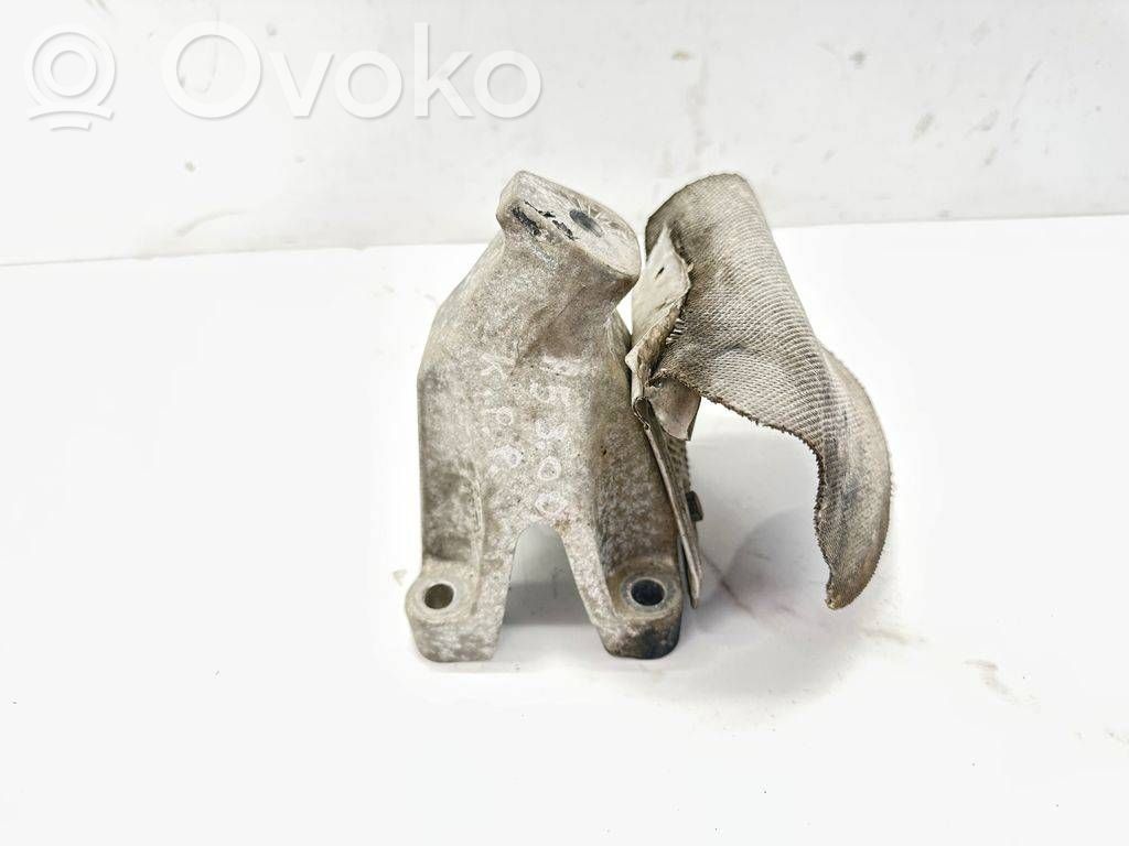Audi A5 8T 8F Engine mounting bracket 