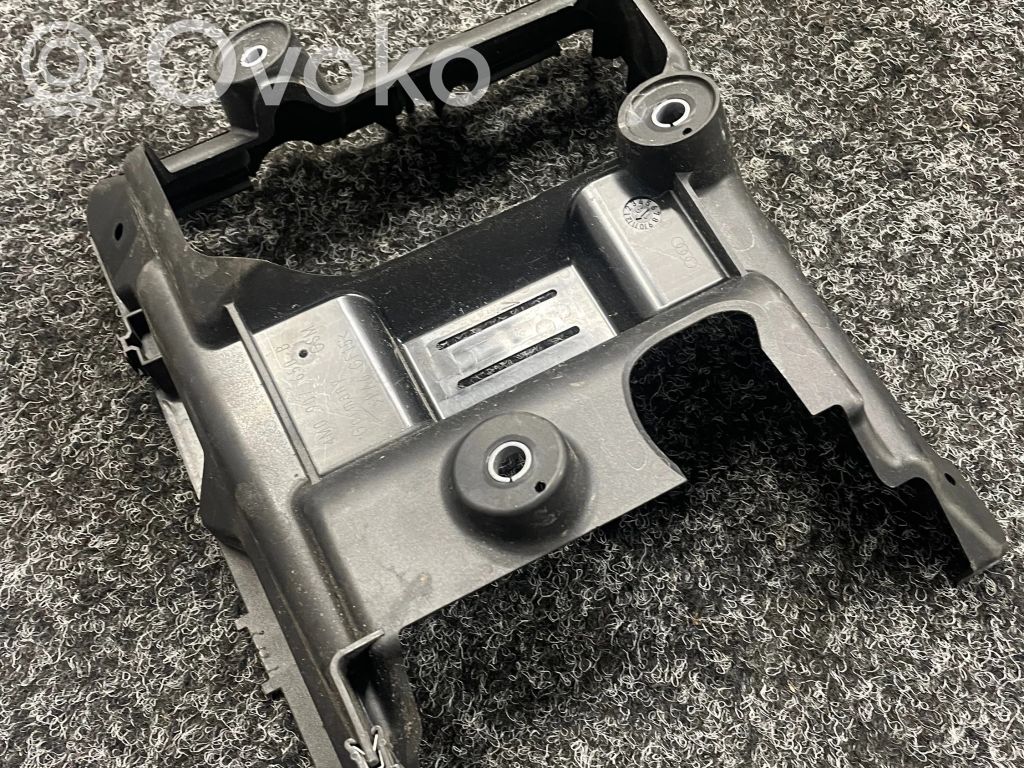 Volkswagen Touareg III Other engine bay part 