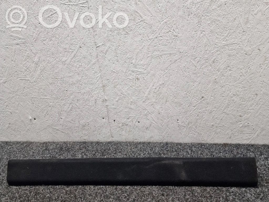 BMW X1 U11 Kita bagažinės apdailos detalė 