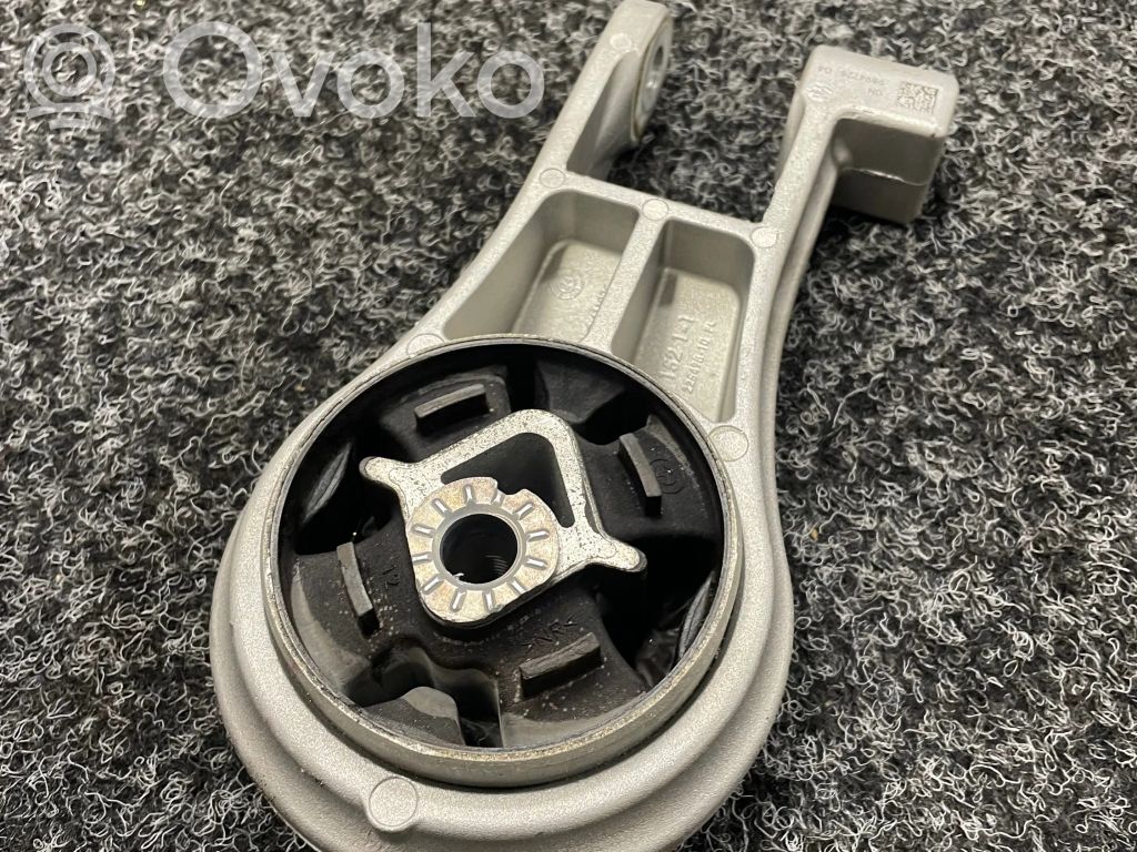 BMW X1 U11 Engine mount vacuum valve 