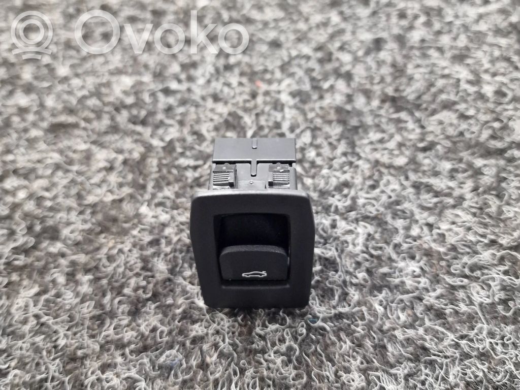 BMW 3 G20 G21 Tailgate/boot open switch button 