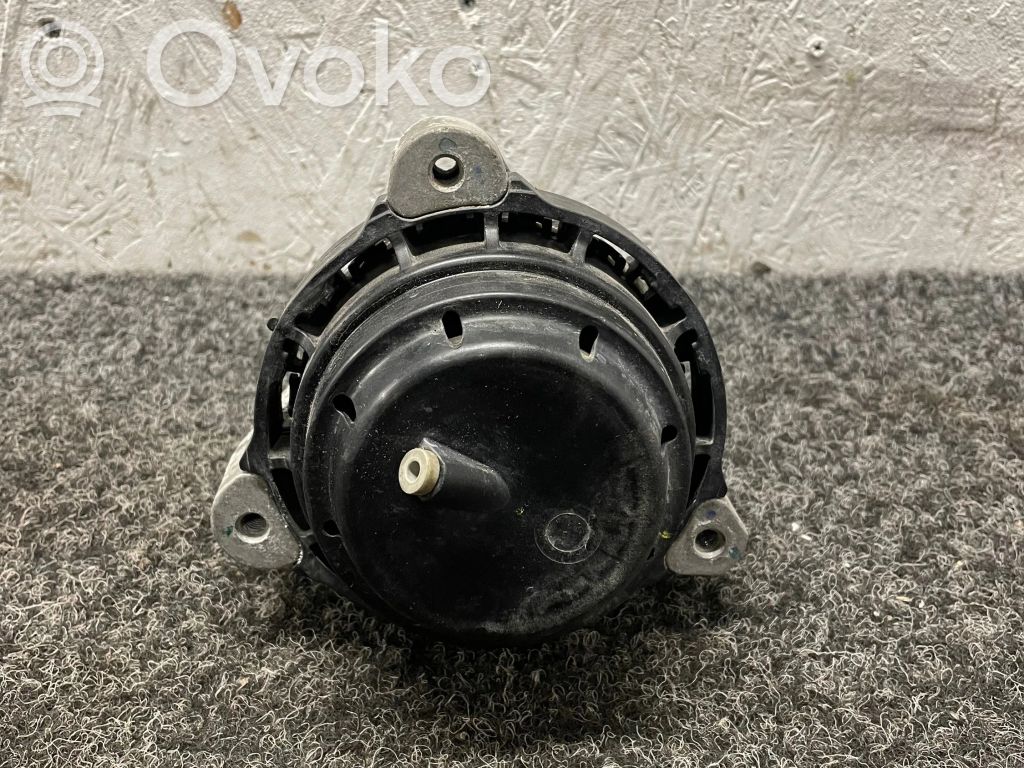 BMW 5 G30 G31 G38 Wspornik / Mocowanie silnika 