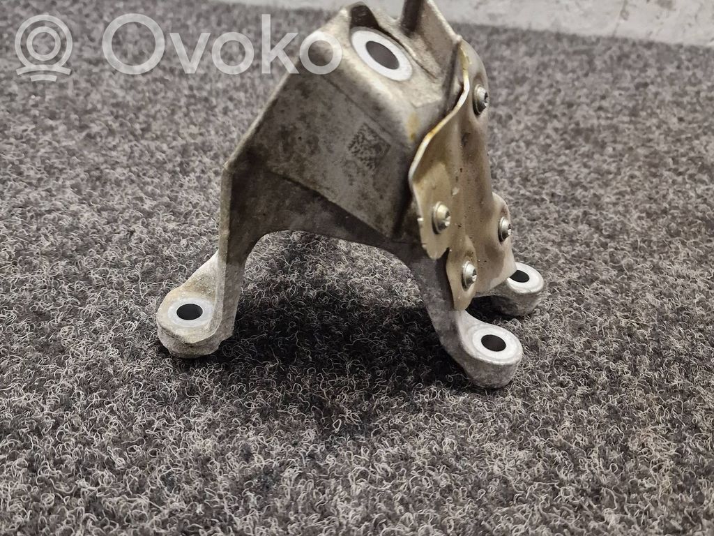 BMW 3 G20 G21 Engine mounting bracket 