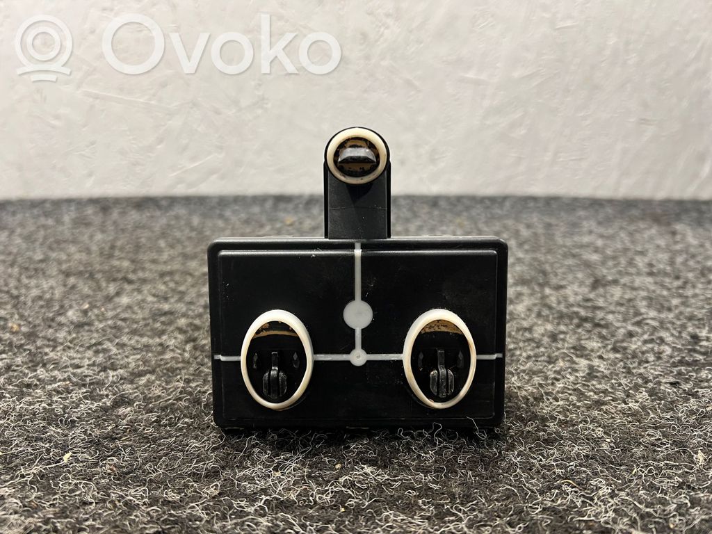 Volkswagen Tiguan Door control unit/module 
