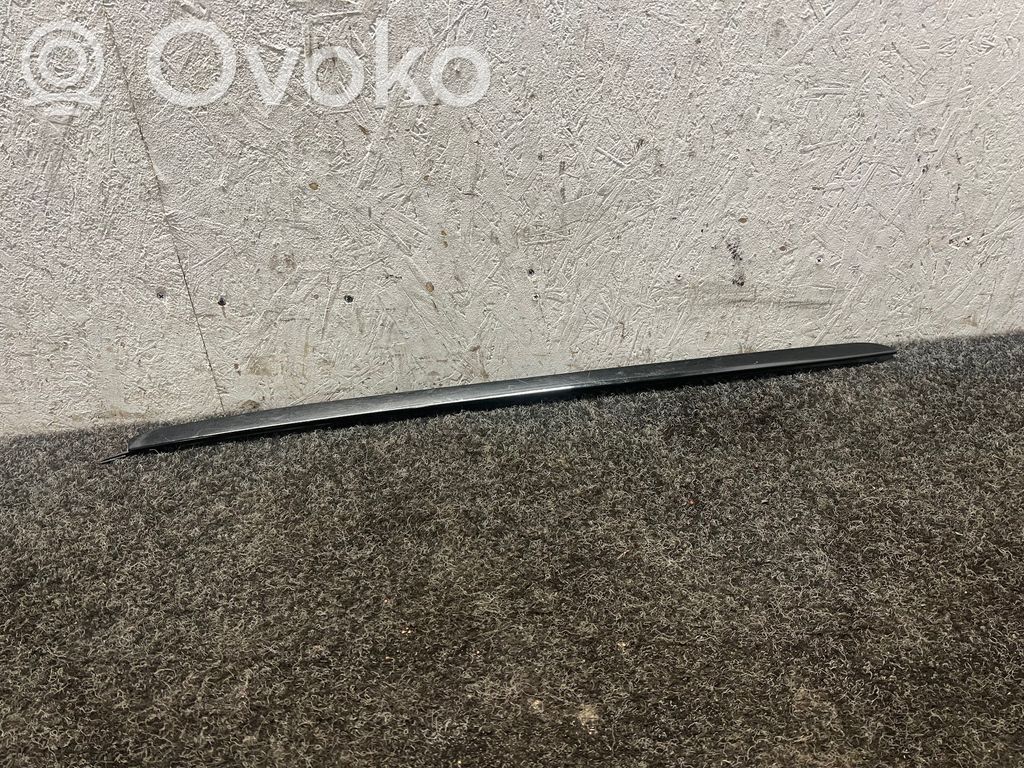 BMW X6 F16 Priekinio stiklo apdaila 