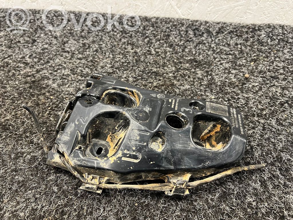 BMW X1 U11 Soporte de montaje del parachoques trasero 