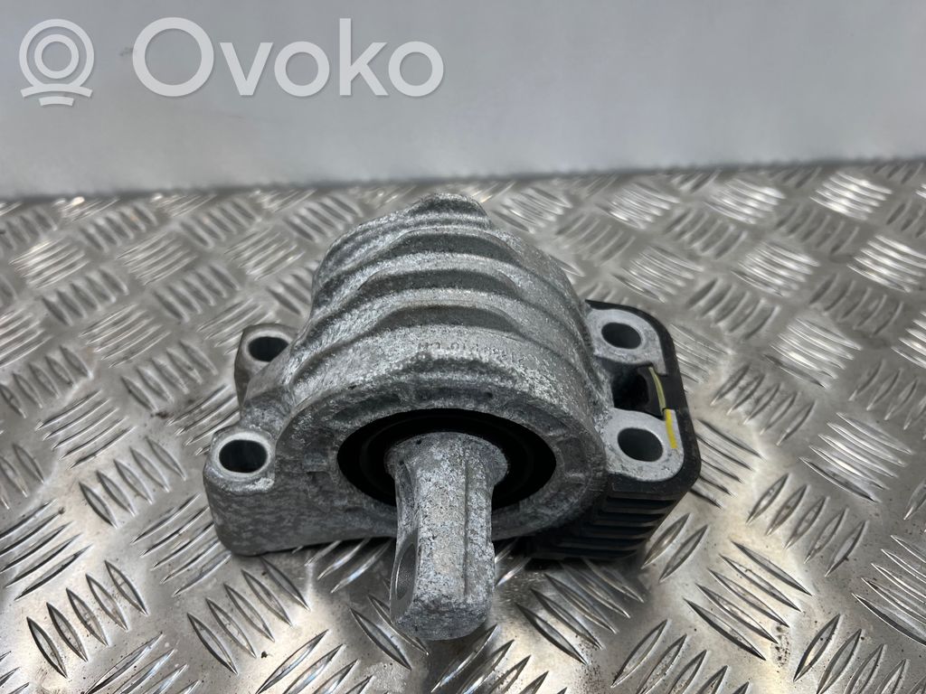 BMW i4 Engine mount bracket 
