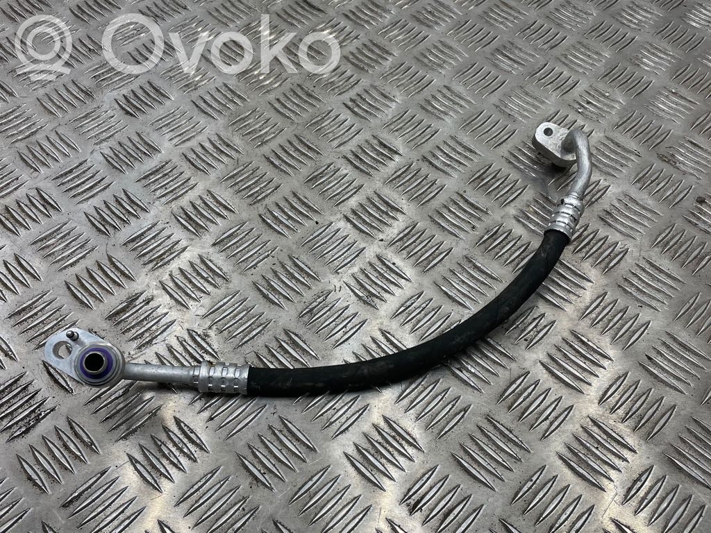 BMW iX Ilmastointilaitteen putki (A/C) 