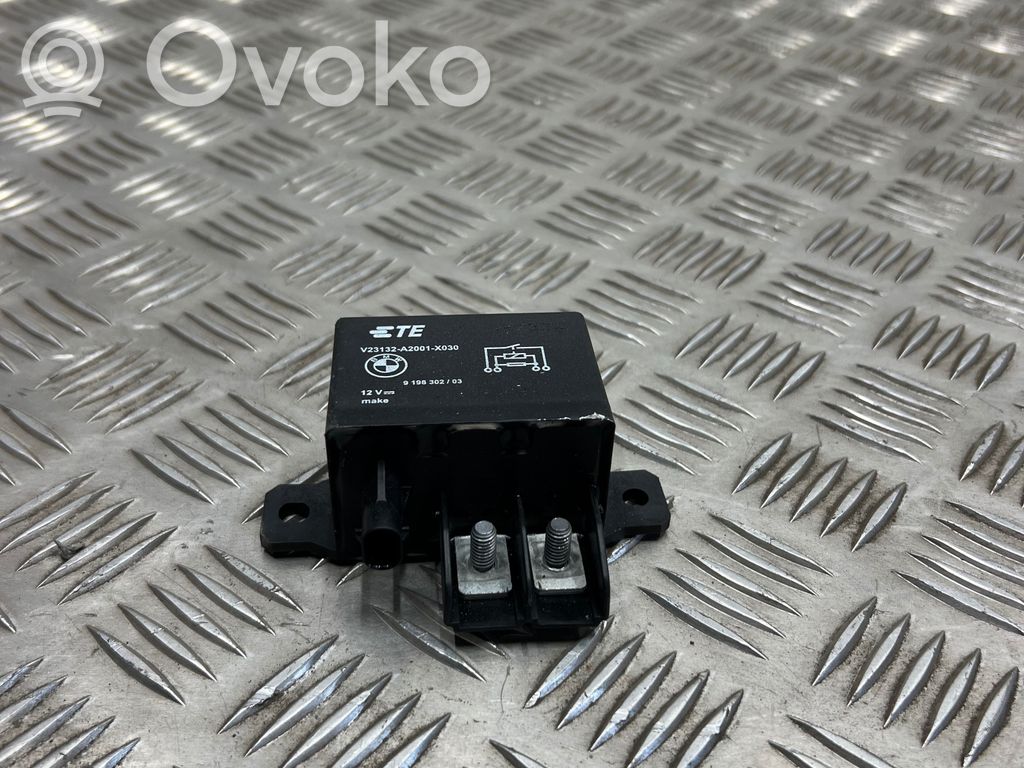 BMW 3 G20 G21 Aušinimo ventiliatoriaus rėlė 