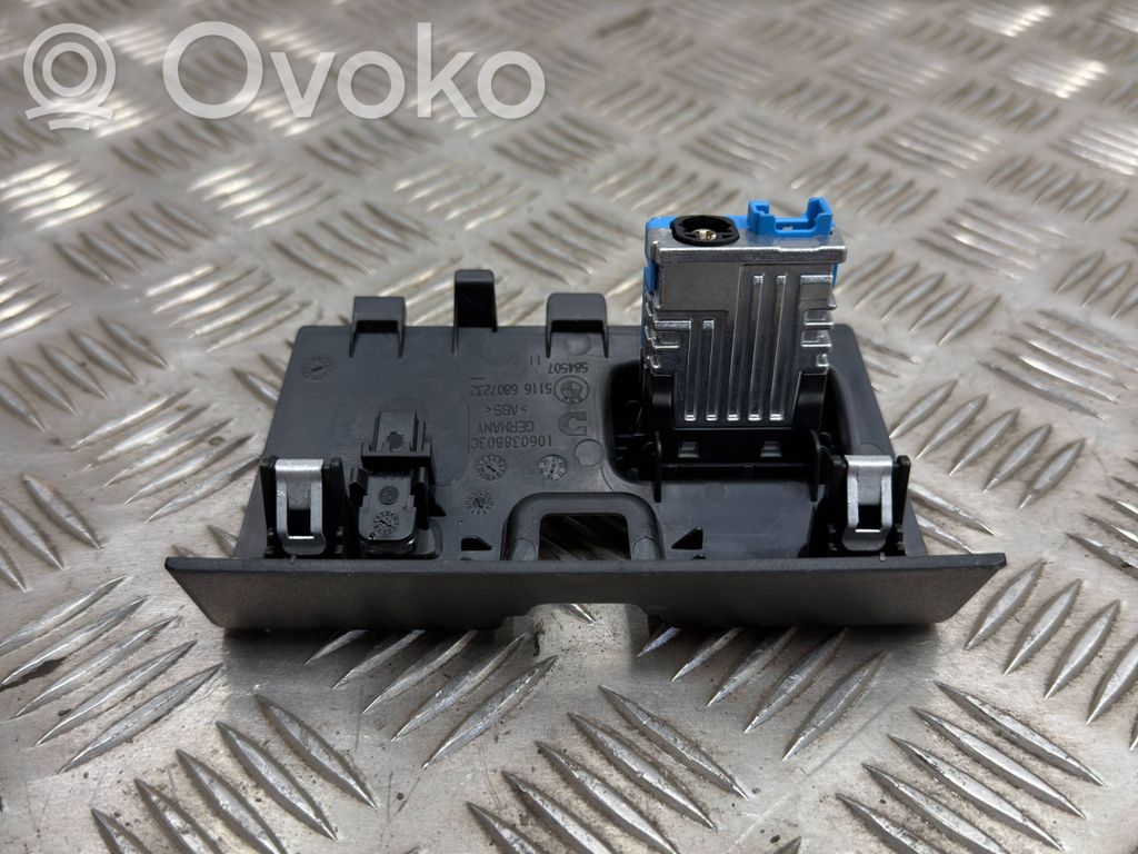 BMW 3 G20 G21 USB socket connector 