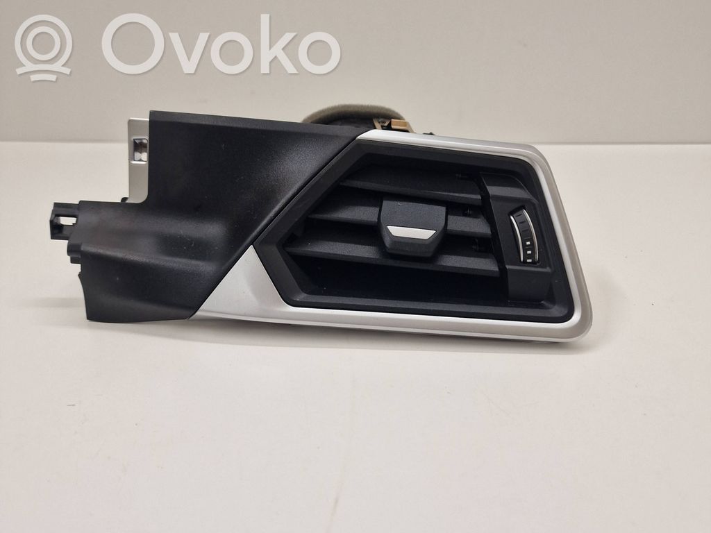 BMW 3 G20 G21 Lango oro grotelės 