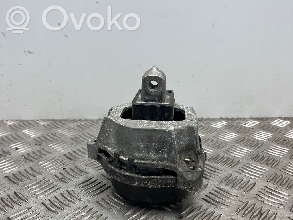 Engine mount bracket   6866156