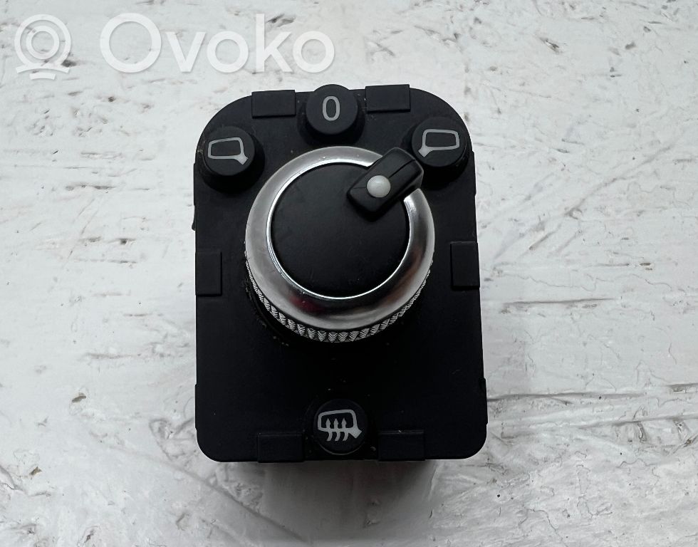 Audi Q2 - Wing mirror switch 