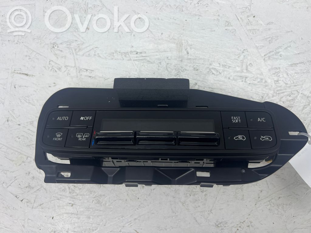Toyota Auris E180 Climate control unit 