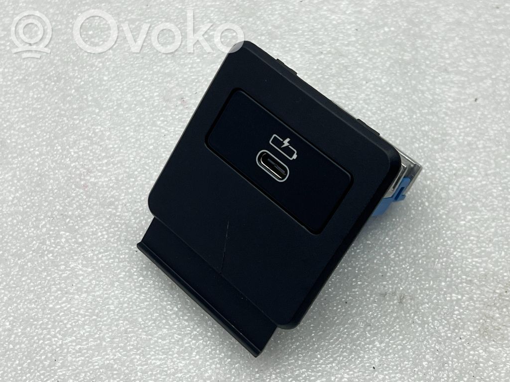BMW 1 F40 USB socket connector 