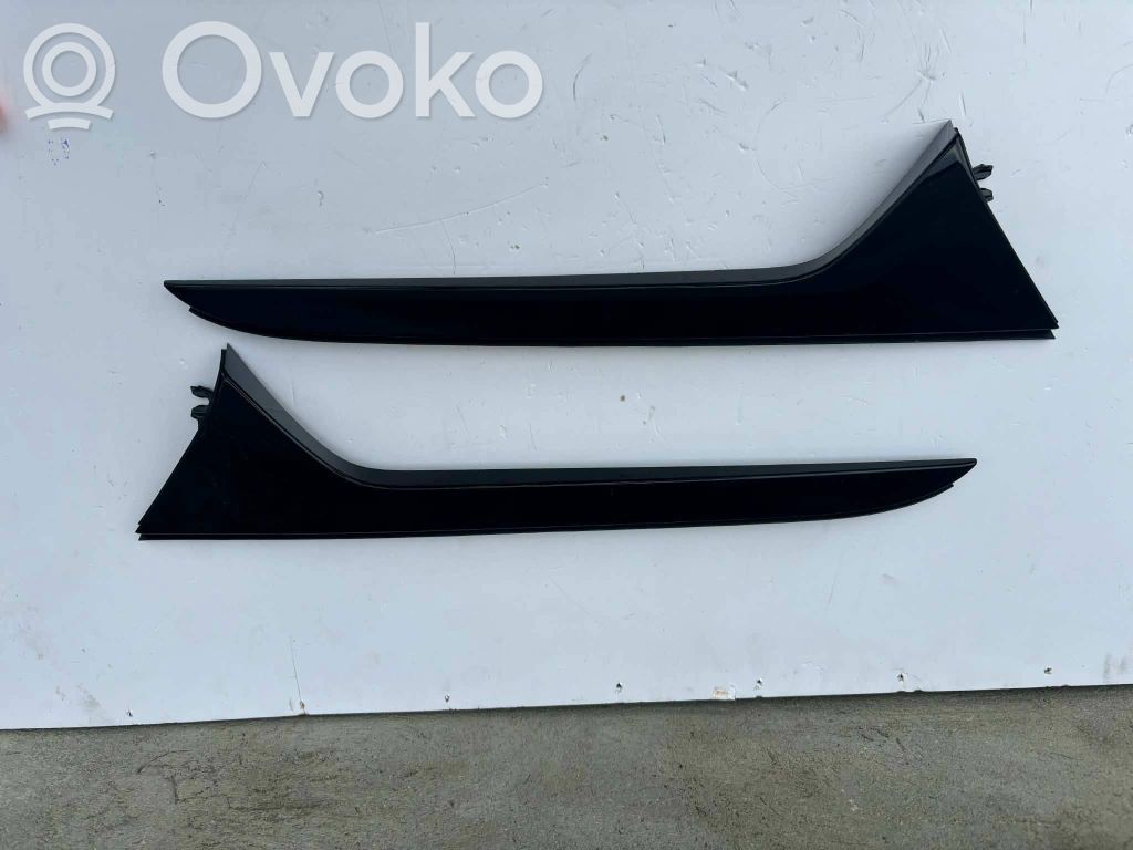 Tailgate trim   4K9854872,4K9854871