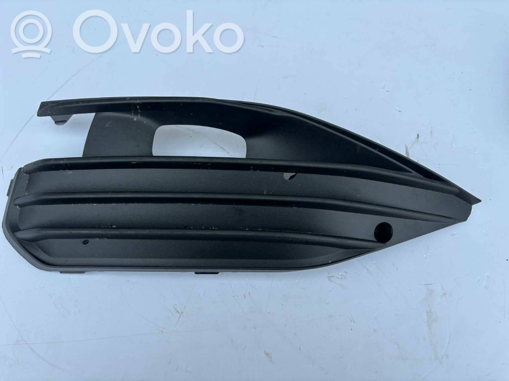 Seat Leon IV Etupuskurin alempi jäähdytinsäleikkö 