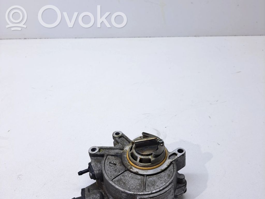 BMW 5 F10 F11 Vacuum pump 