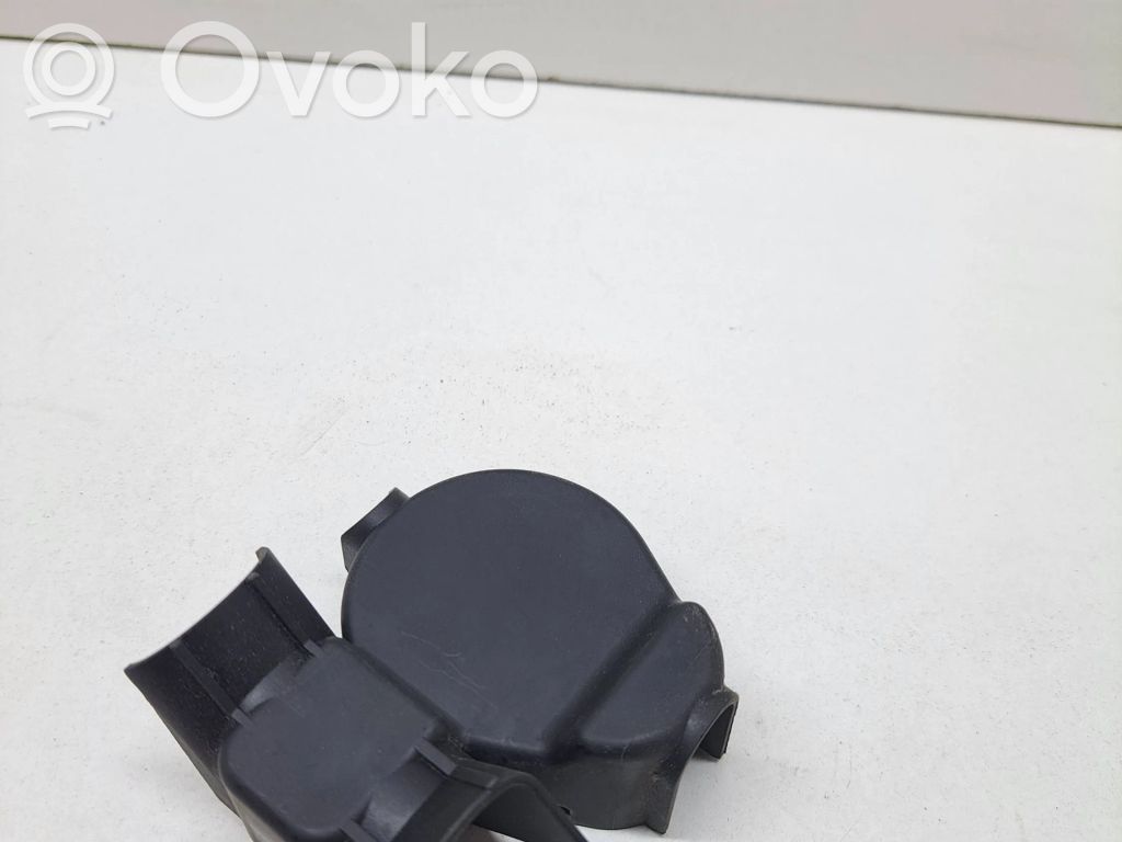 BMW 3 E90 E91 Cita veida dzinēja nodalījuma detaļa 