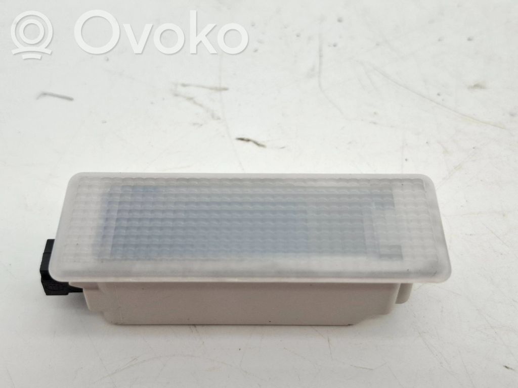 BMW 3 E90 E91 Kitas salono žibintas 