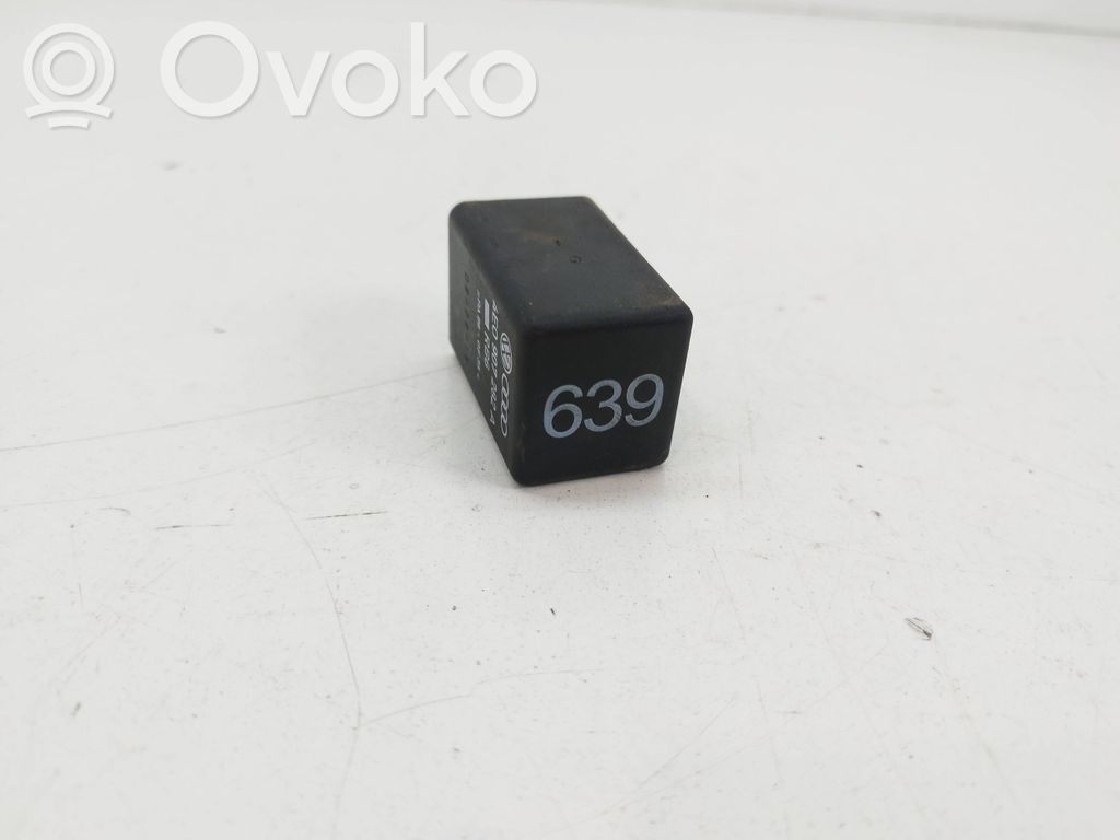 Audi Q7 4L Kvēlsveču relejs 