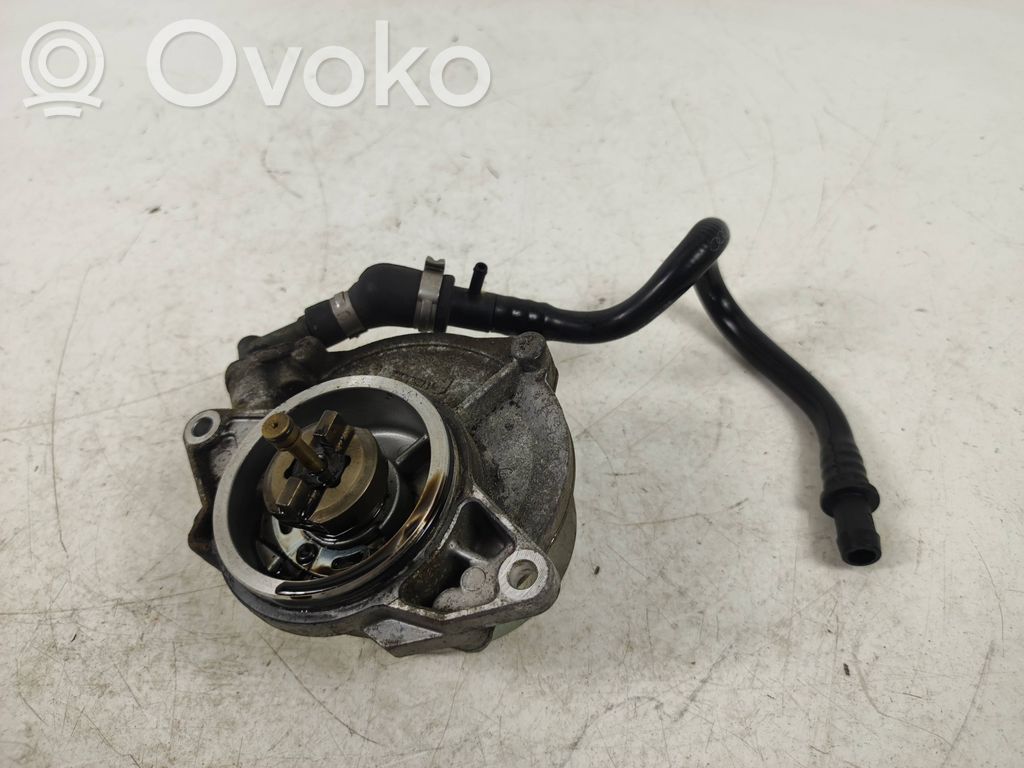 Audi A4 S4 B8 8K Alipainepumppu 