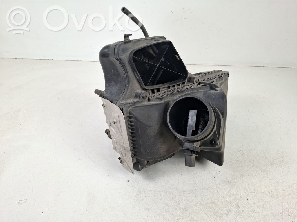 Audi A4 S4 B8 8K Luftfilterkasten 