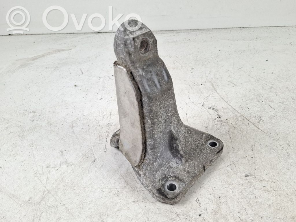BMW X3 F25 Engine mounting bracket 