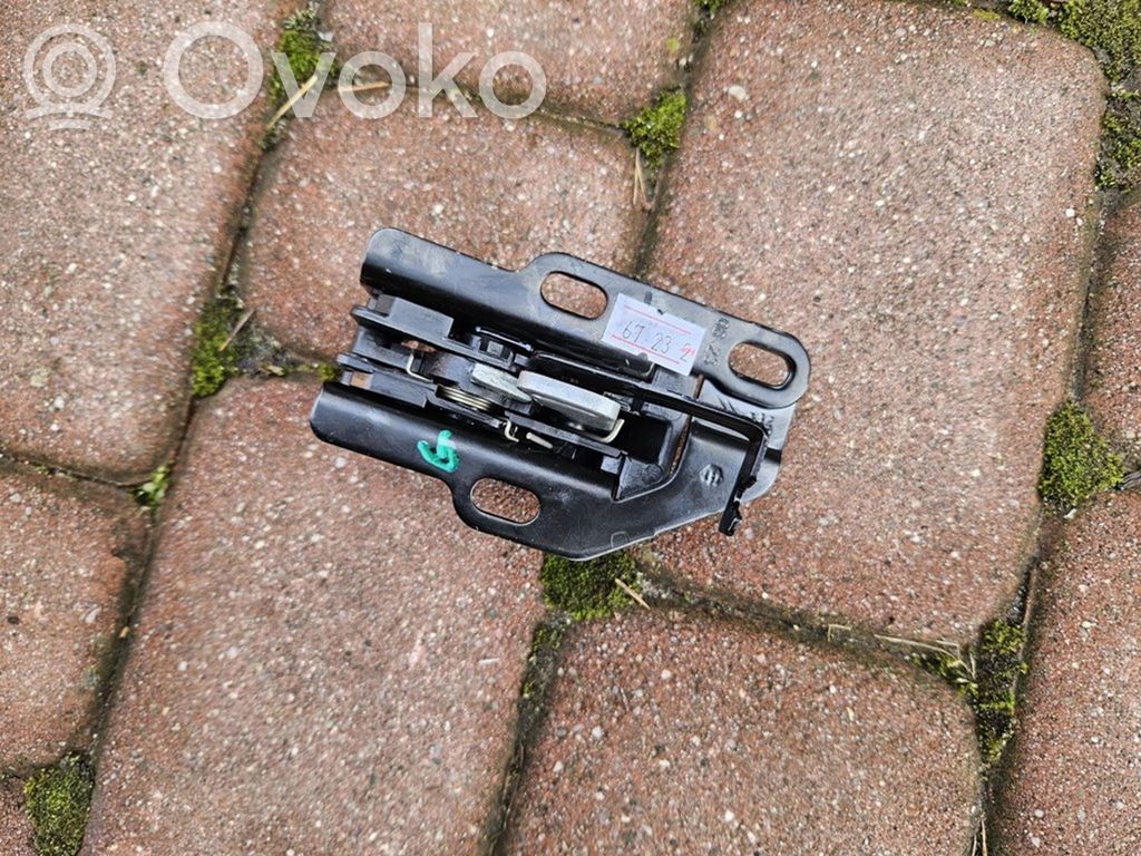 Rear door lock   TOYOTAPROACECITY