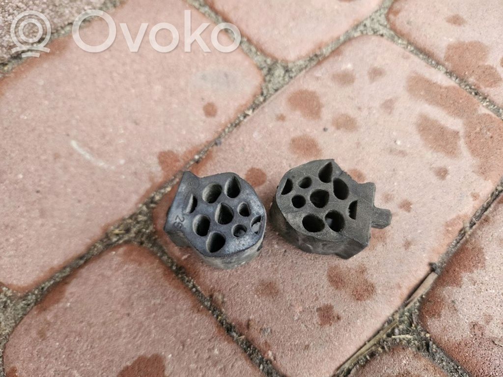 Opel Adam Radiator mount bracket 