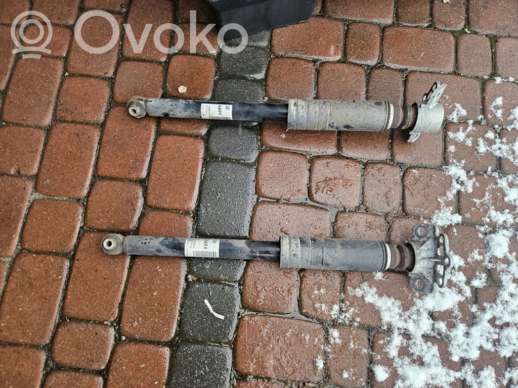 Opel Adam Takaiskunvaimennin 