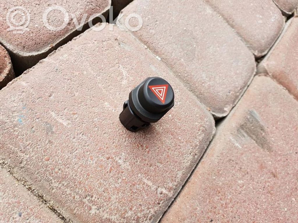 Opel Astra K Hazard light switch 