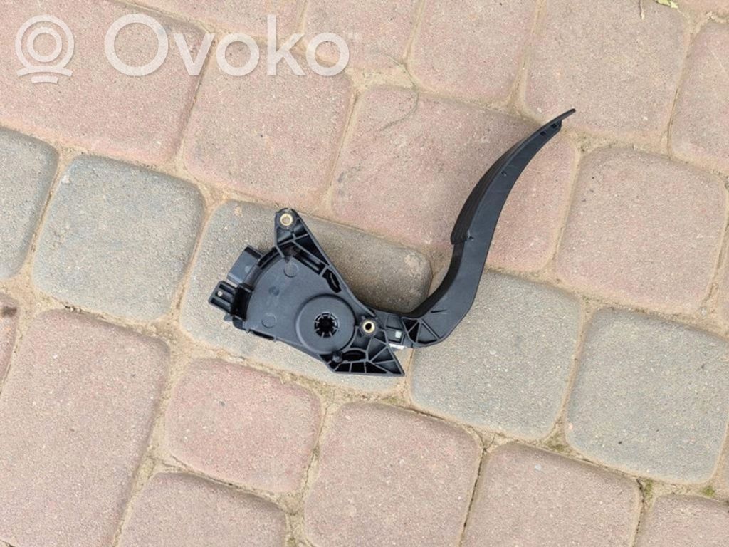 Renault Clio IV Accelerator throttle pedal 