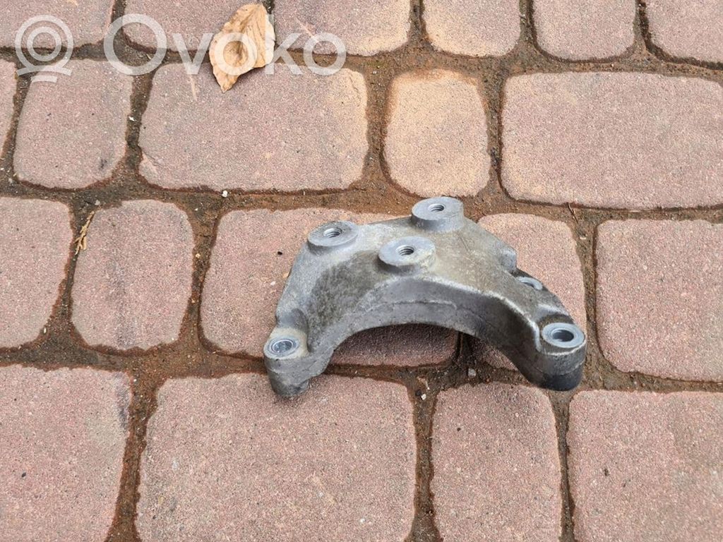Engine mount bracket   13324498,41TYS