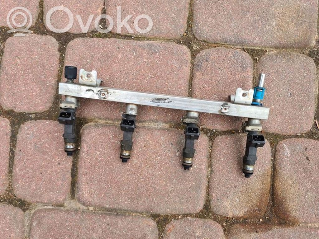 Opel Corsa D Fuel injector 