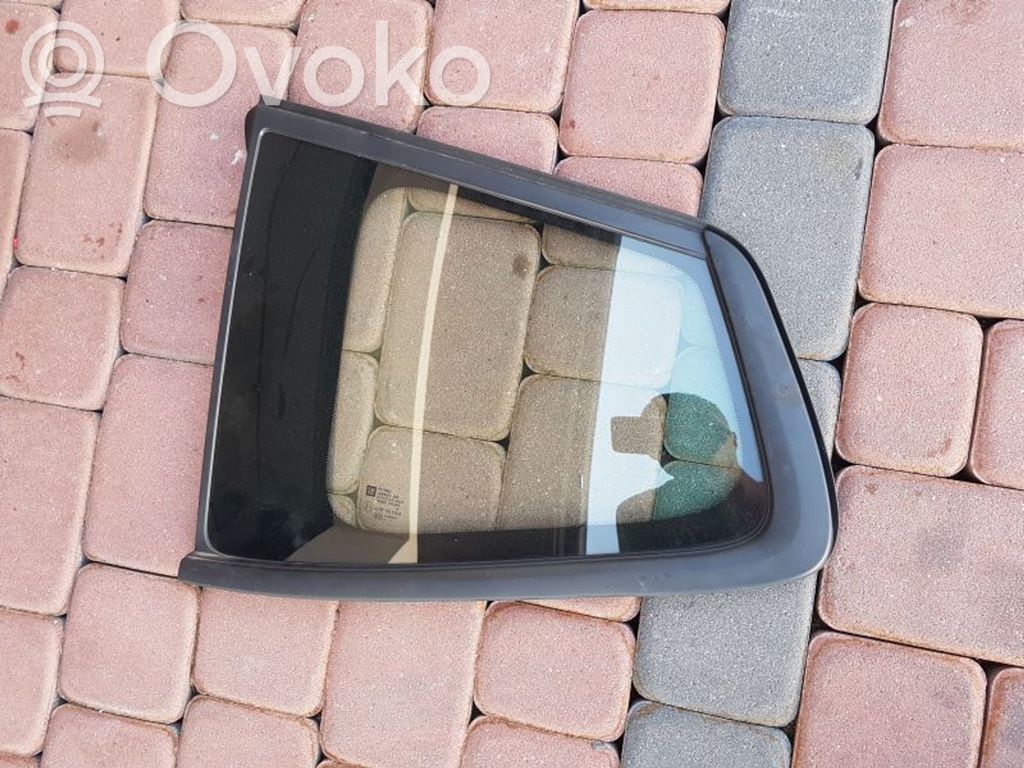 Opel Zafira C Vidrio lateral trasero 