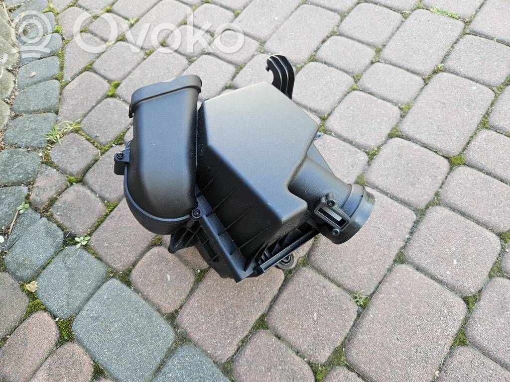 Opel Astra K Air filter box 