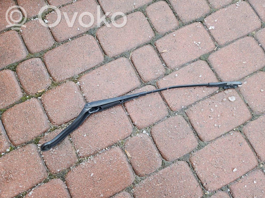 Opel Corsa E Front wiper blade arm 