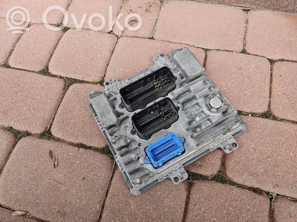 Opel Zafira C Engine control unit/module 