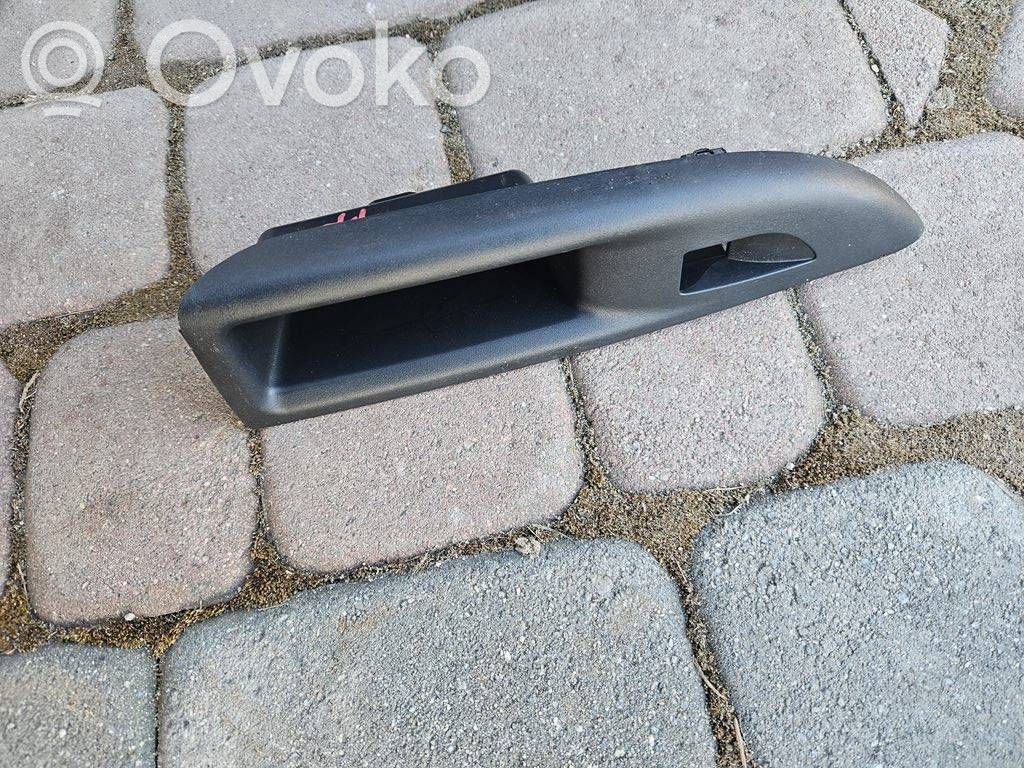 Opel Mokka B Electric window control switch 