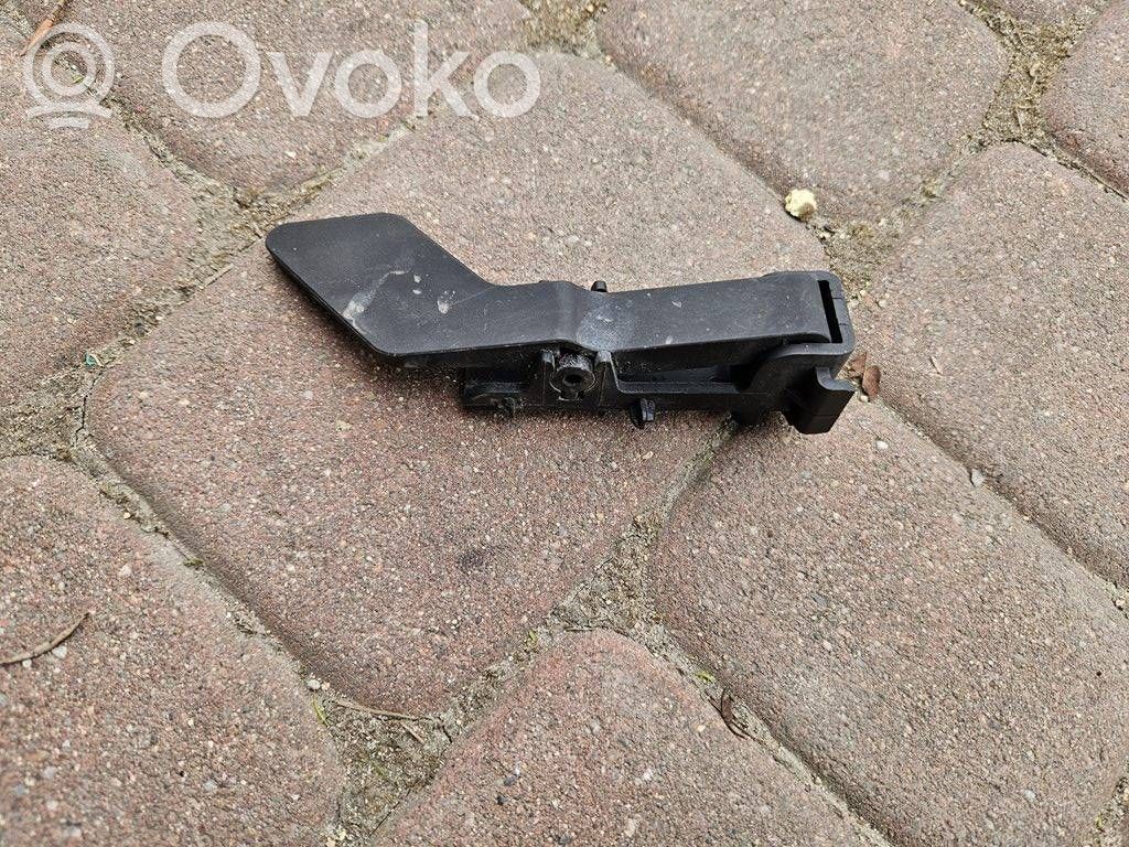 Opel Vivaro Manetă capotă 