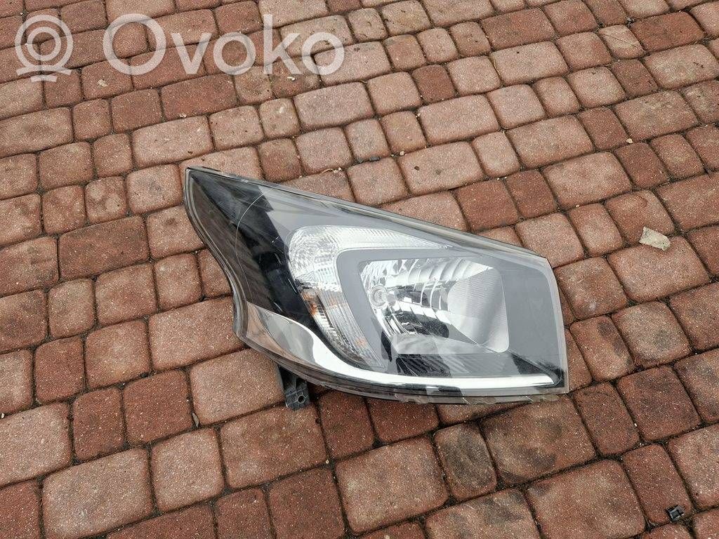 Opel Vivaro Scheinwerfer 