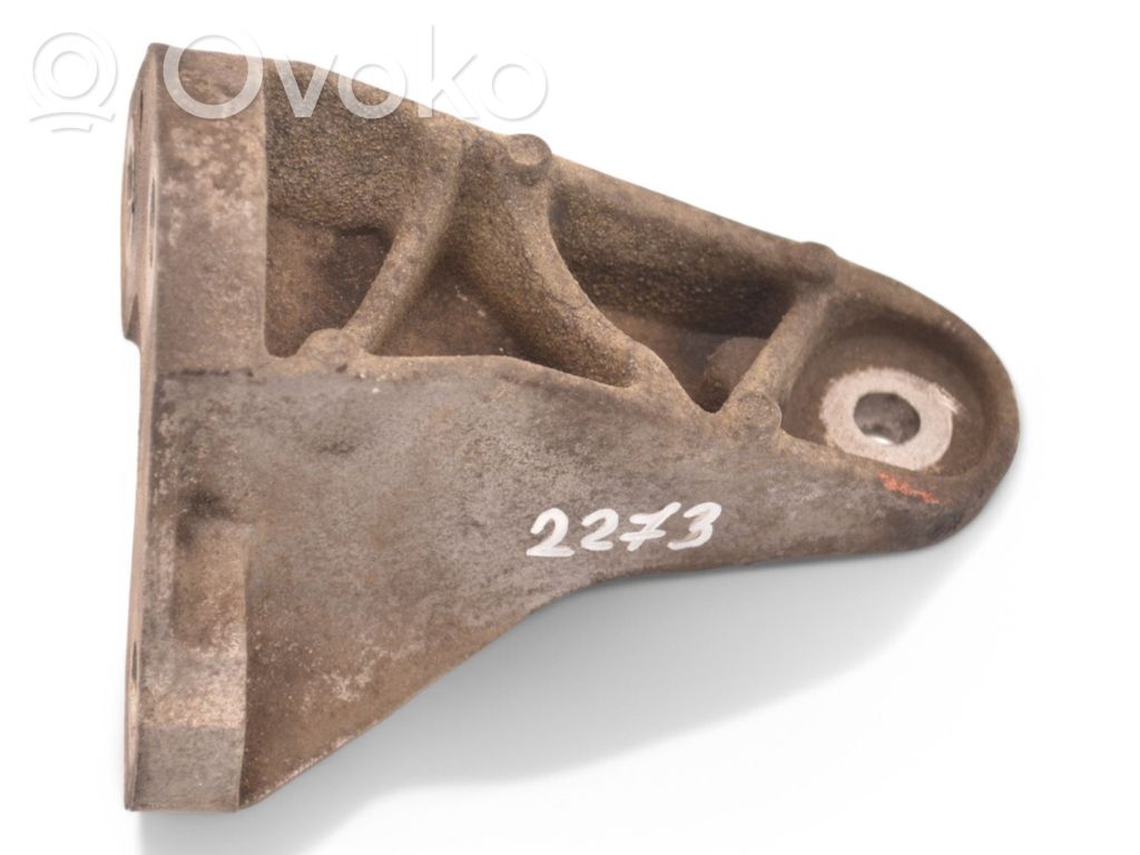 Jaguar XF X250 Engine mounting bracket 